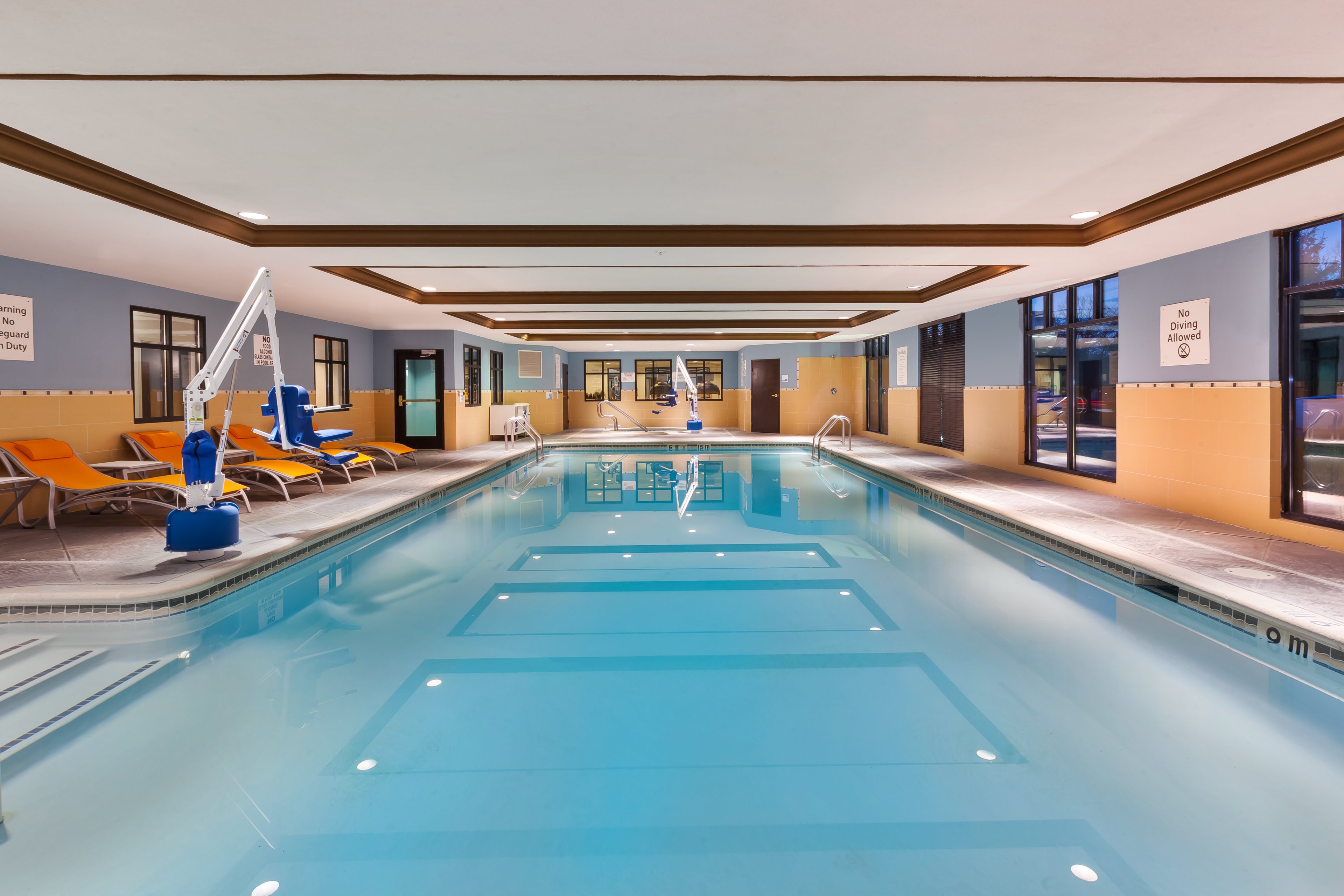 holiday inn express and suites warminster horsham by ihg