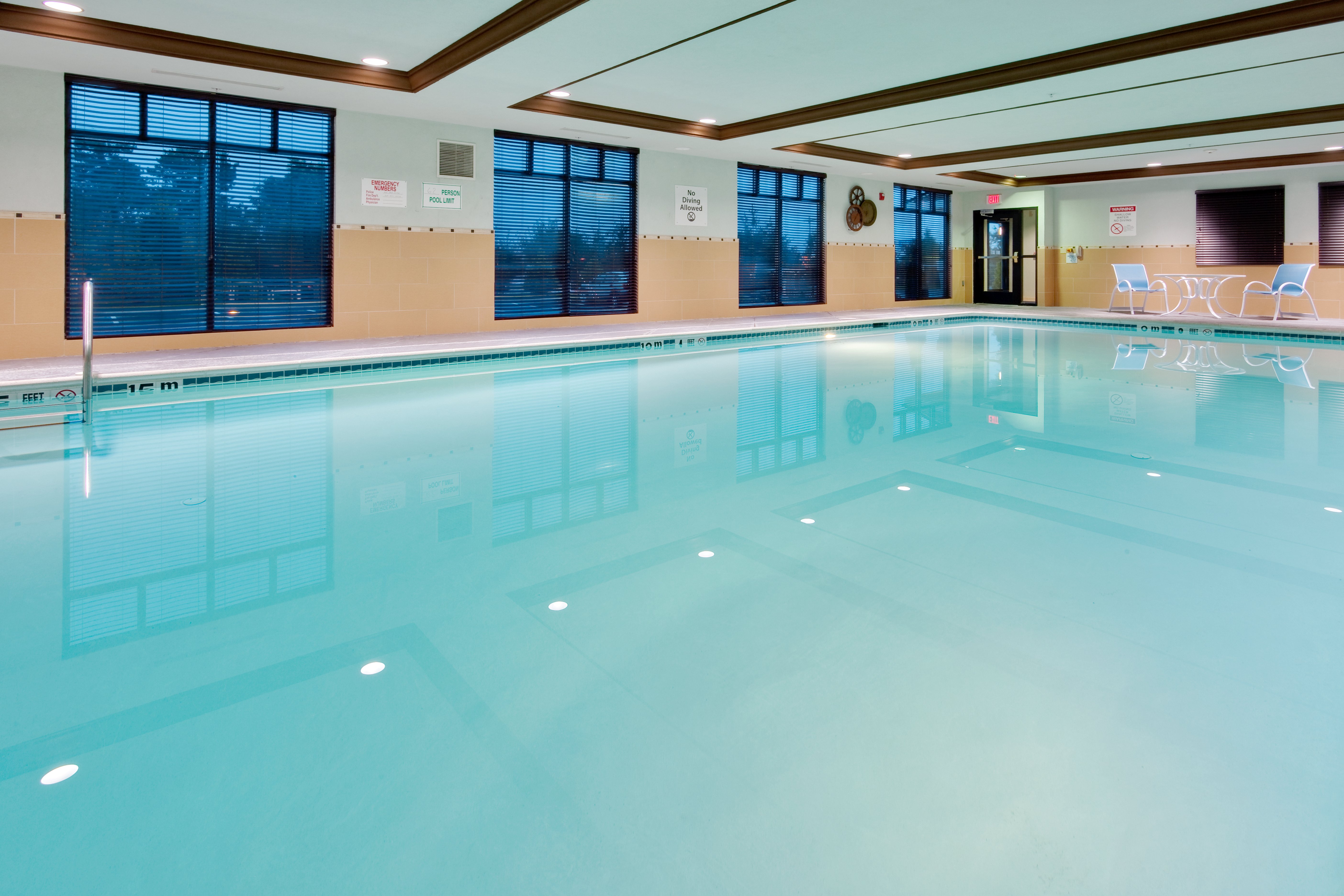holiday inn express and suites warminster horsham by ihg