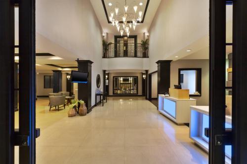 holiday inn express and suites warminster horsham by ihg
