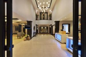 holiday inn express and suites warminster horsham by ihg