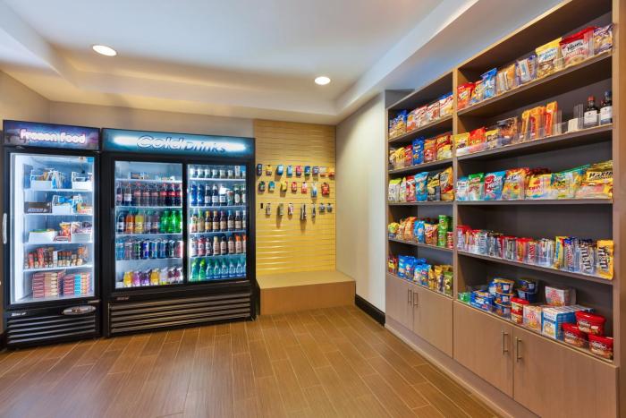 holiday inn express and suites warminster horsham by ihg