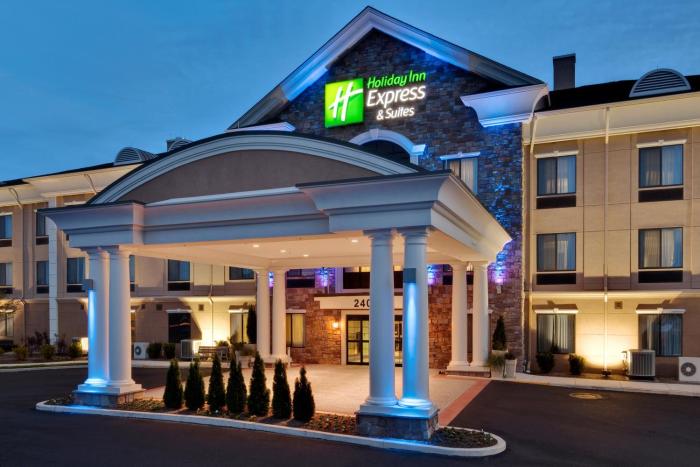 holiday inn express and suites warminster horsham by ihg