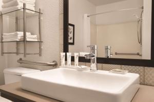 country inn and suites by radisson detroit lakes mn