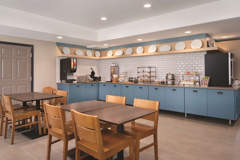 country inn and suites by radisson detroit lakes mn