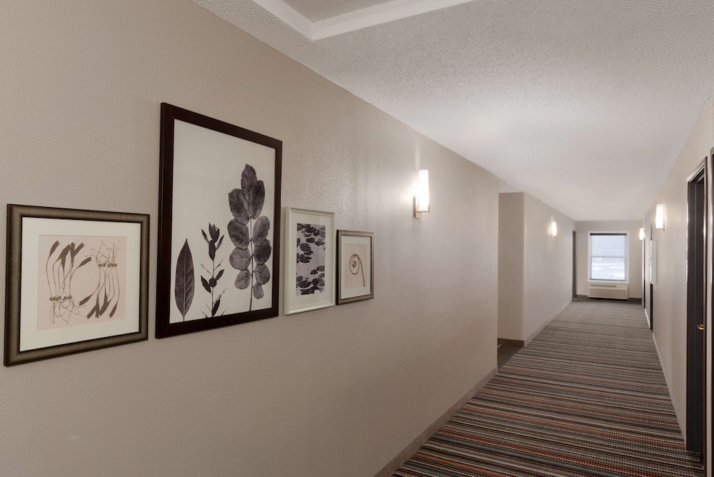 Country Inn & Suites By Radisson, Chippewa Falls, Wi,Chippewa Falls>>Chippewa,3 star