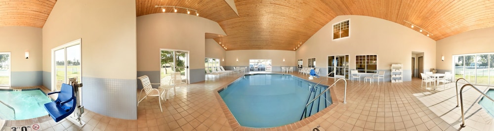 Country Inn & Suites By Radisson, Chippewa Falls, Wi,Chippewa Falls>>Chippewa,3 star