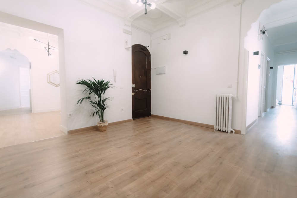 clink rooms and flats