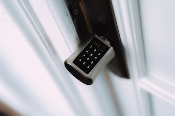 clink rooms and flats