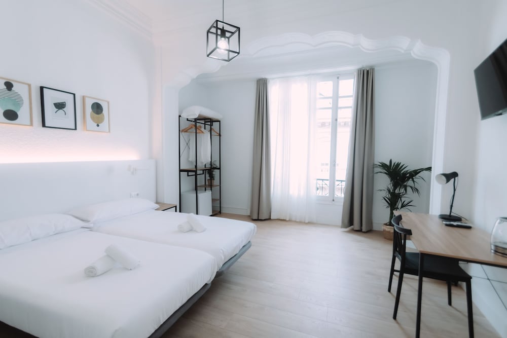 clink rooms and flats