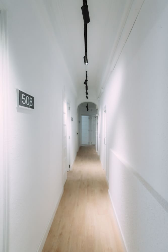 clink rooms and flats