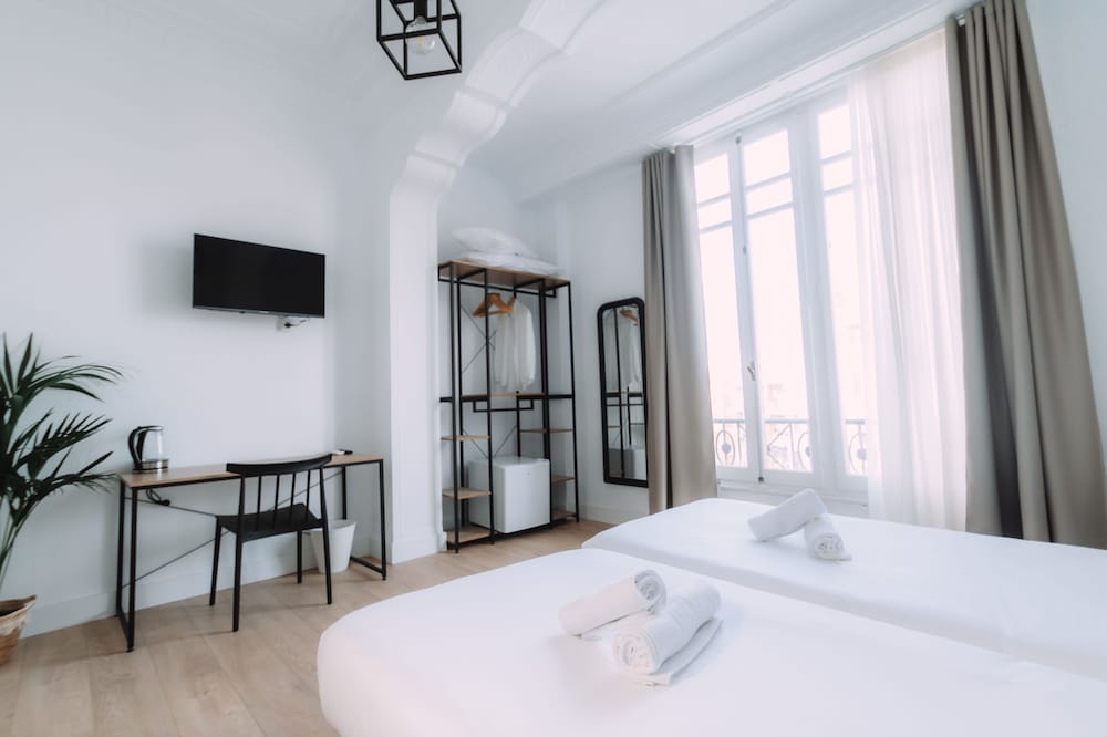 clink rooms and flats