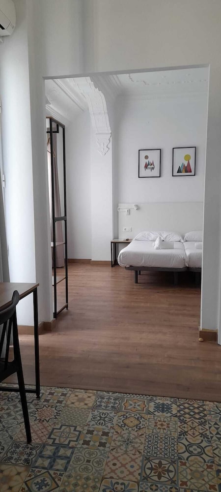 clink rooms and flats