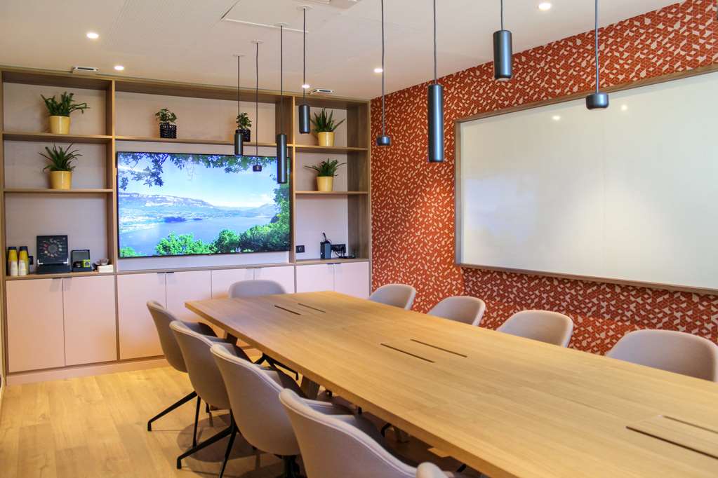 golden tulip aix les bains