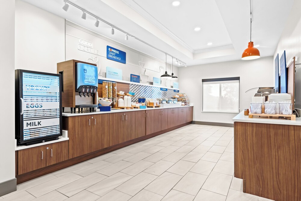 holiday inn express washington court house by ihg