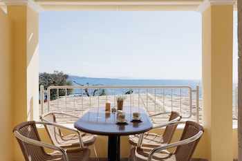 salt and sun apartments by konnect kaminaki beach