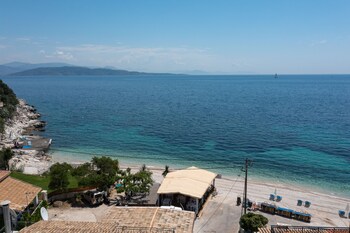 salt and sun apartments by konnect kaminaki beach