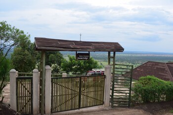 rift valley game lodge