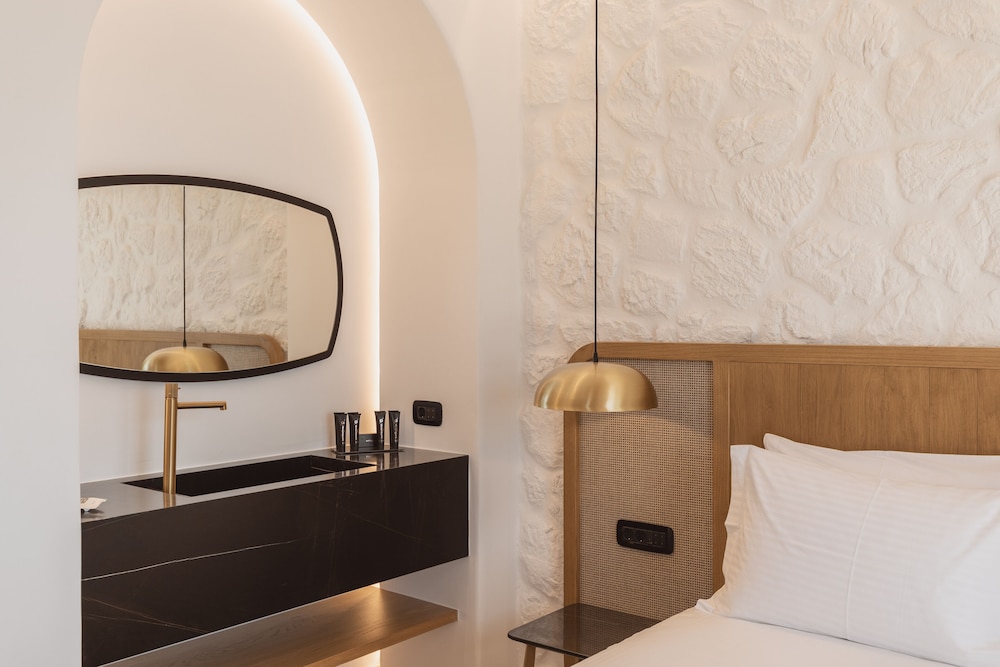 calma suites mykonos