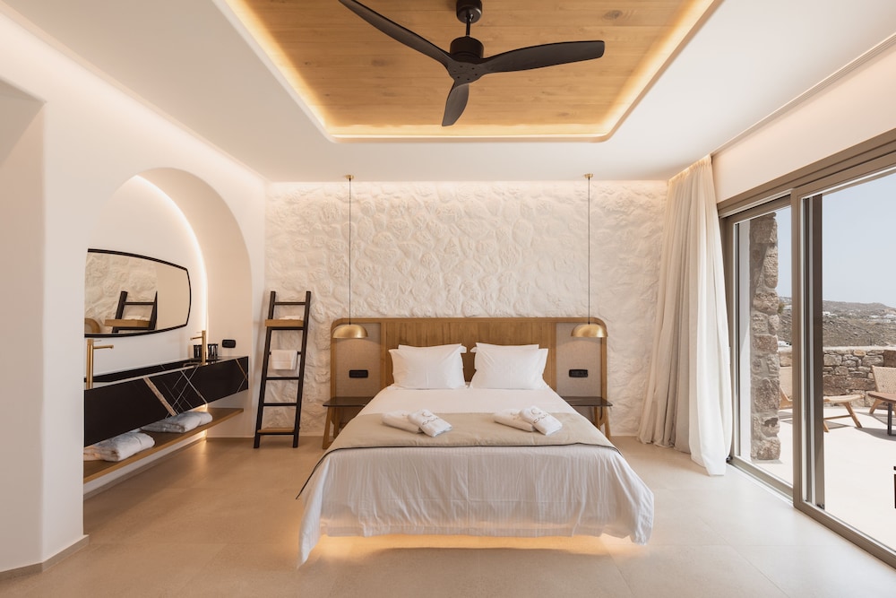 calma suites mykonos