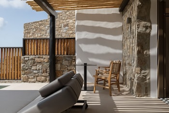 calma suites mykonos