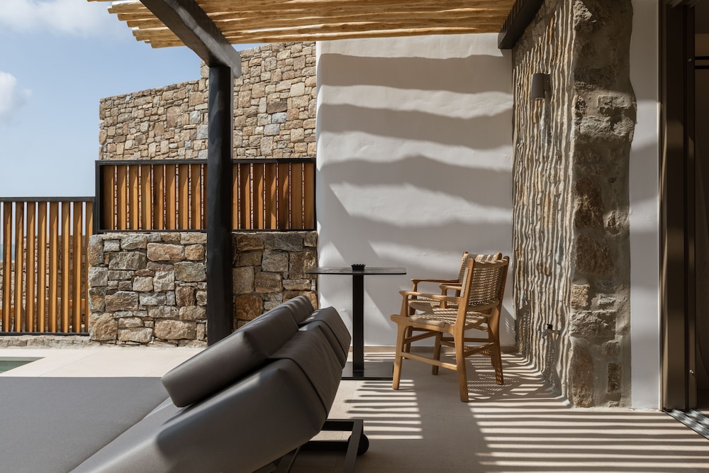 calma suites mykonos