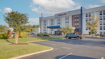hampton inn salisbury