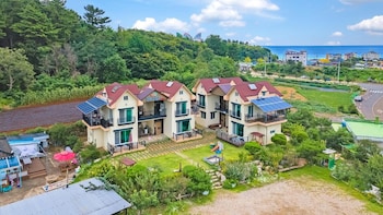 samcheok bongsuni unni pension