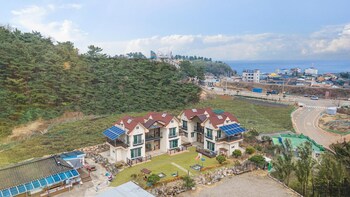 samcheok bongsuni unni pension