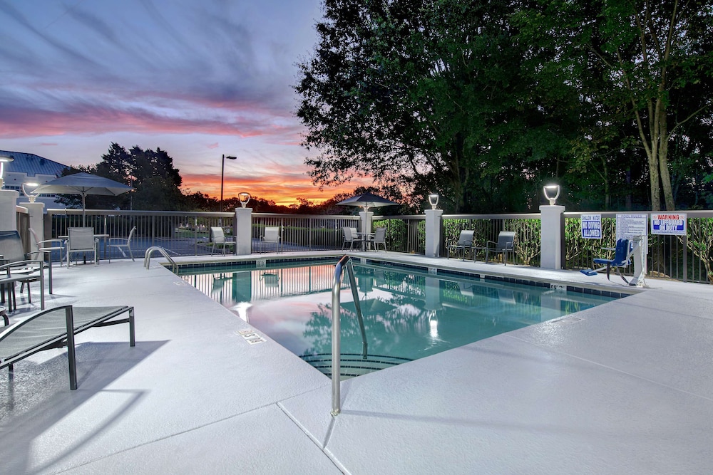 hampton inn charlotte monroe