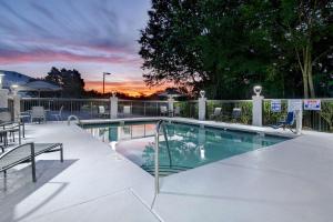 hampton inn charlotte monroe