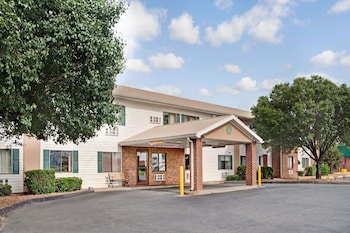 Super 8 By Wyndham West Memphis,Marion>>Downtown Memphis,2 star