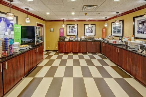 hampton inn corinth