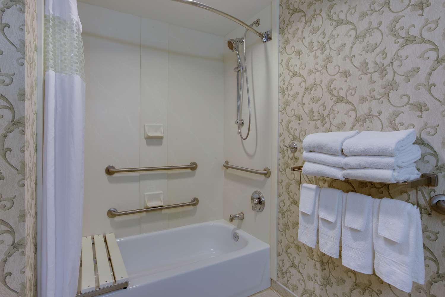 hampton inn and suites chincoteague waterfront