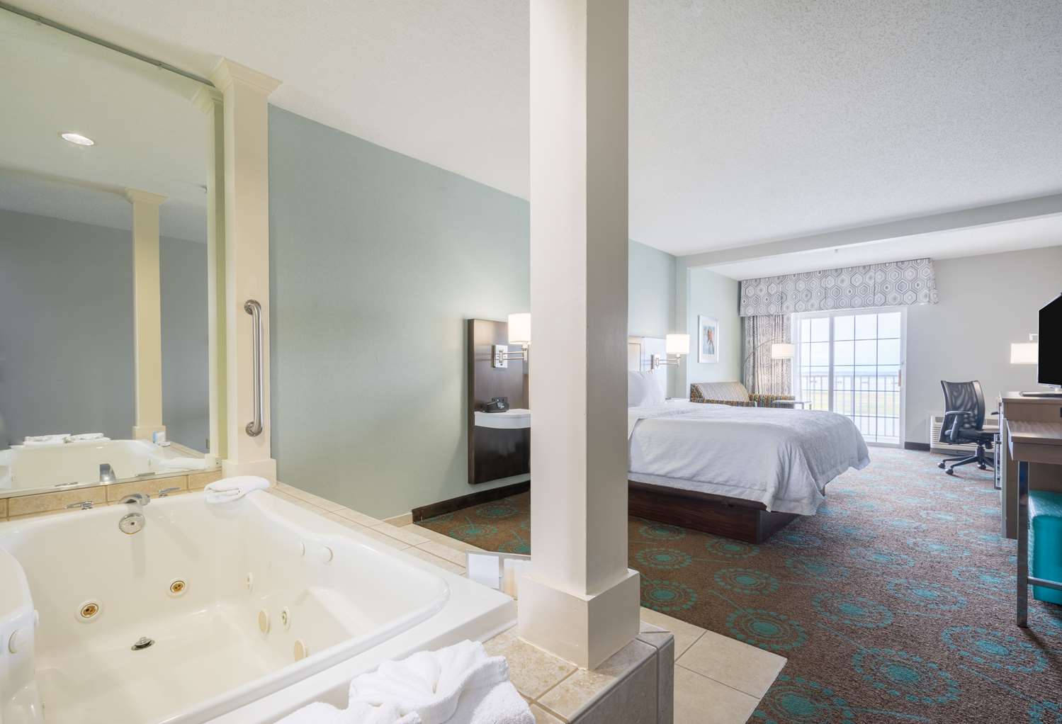 hampton inn and suites chincoteague waterfront