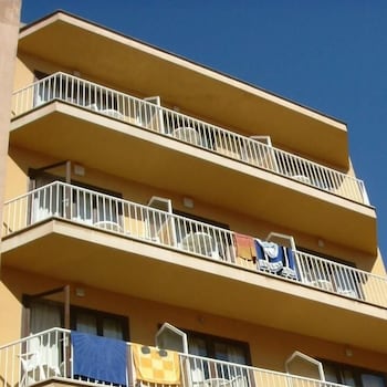 the hostal tierramar