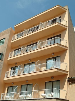 the hostal tierramar