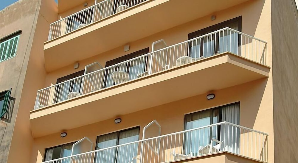 the hostal tierramar