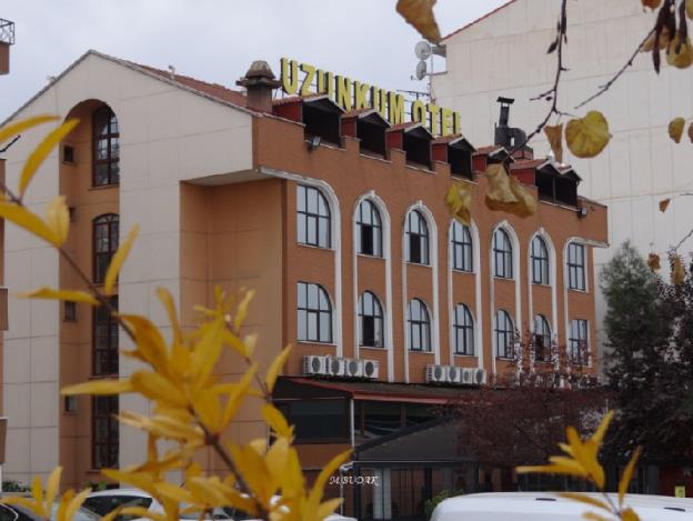 uzunkum hotel