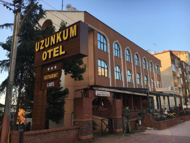 uzunkum hotel