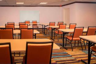 fairfield inn and suites by marriott williamsburg