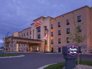 hampton inn and suites williston