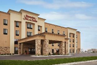hampton inn and suites williston