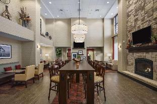hampton inn and suites williston