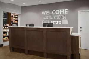 hampton inn and suites williston