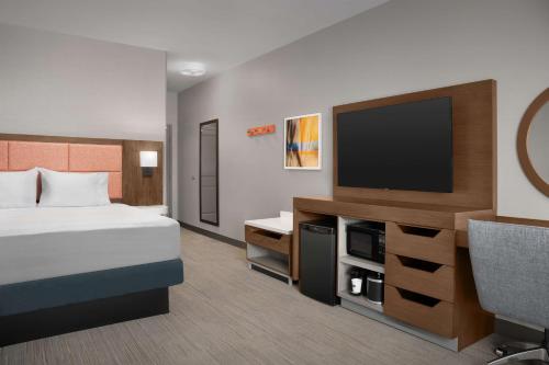hampton inn and suites williston