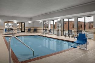 hampton inn and suites williston