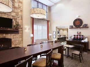 hampton inn and suites williston