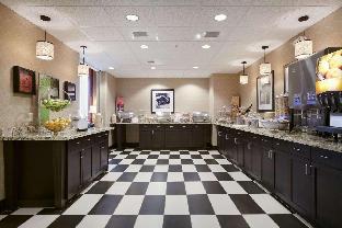 hampton inn and suites williston