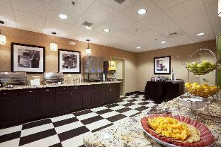 hampton inn and suites williston