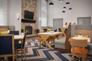 hampton inn and suites williston